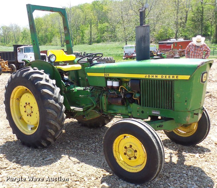 image for item DM3007 John Deere 820  tractor