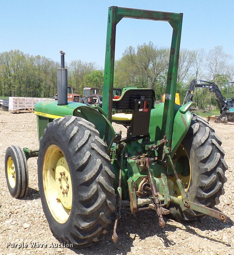 image for item DM3007 John Deere 820  tractor