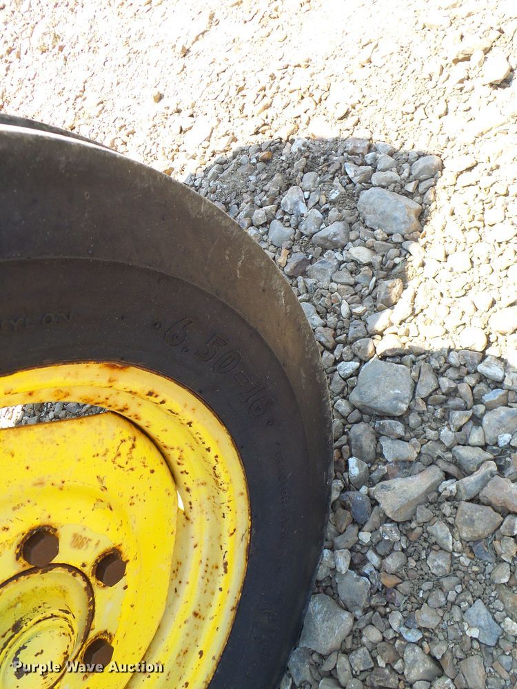 image for item DM3007 John Deere 820  tractor