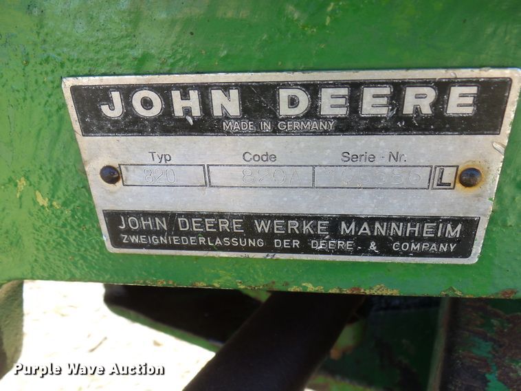 image for item DM3007 John Deere 820  tractor