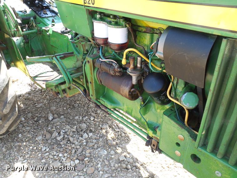 image for item DM3007 John Deere 820  tractor