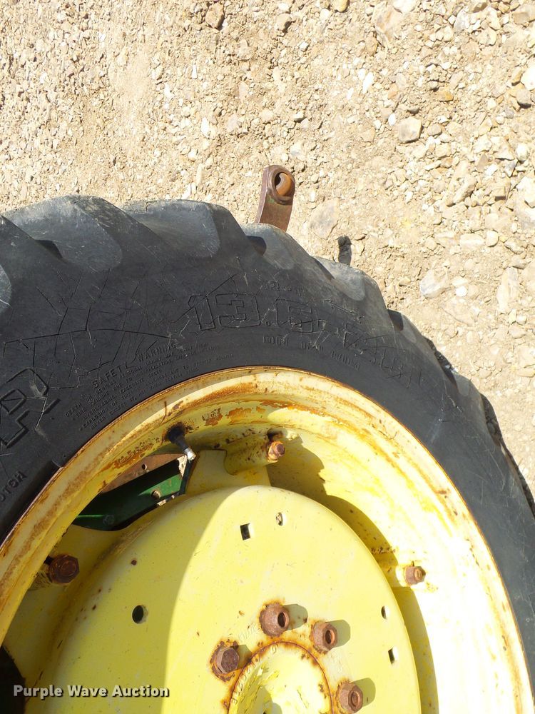 image for item DM3007 John Deere 820  tractor