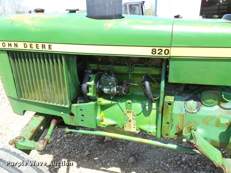 image for item DM3007 John Deere 820  tractor