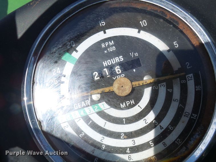 image for item DM3007 John Deere 820  tractor