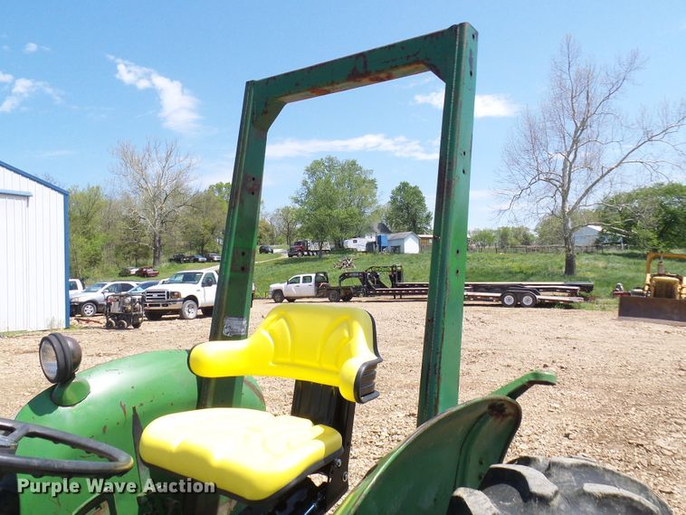 image for item DM3007 John Deere 820  tractor