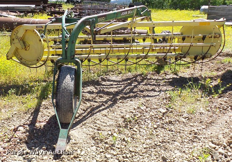 image for item DM3012 John Deere 660  hay rake