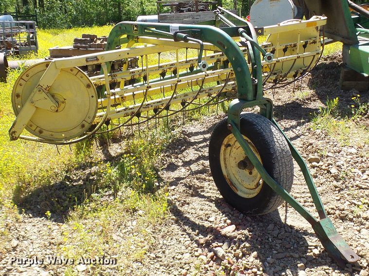 image for item DM3012 John Deere 660  hay rake
