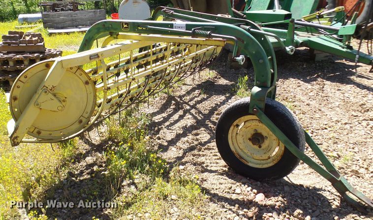 image for item DM3012 John Deere 660  hay rake