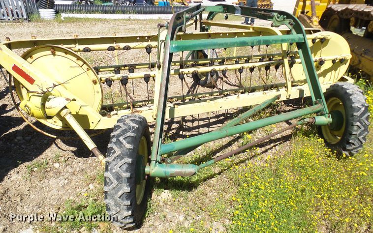 image for item DM3012 John Deere 660  hay rake
