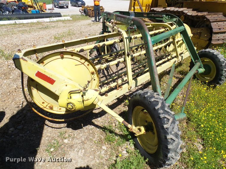 image for item DM3012 John Deere 660  hay rake