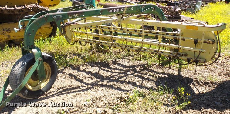 image for item DM3012 John Deere 660  hay rake