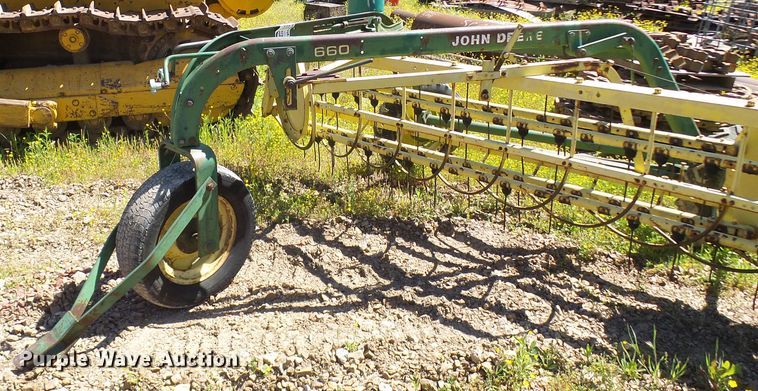 image for item DM3012 John Deere 660  hay rake