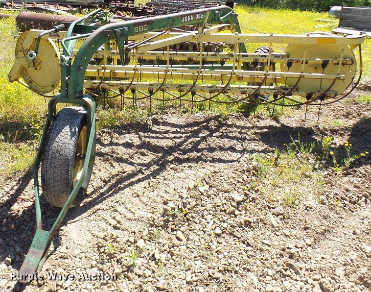 image for item DM3012 John Deere 660  hay rake