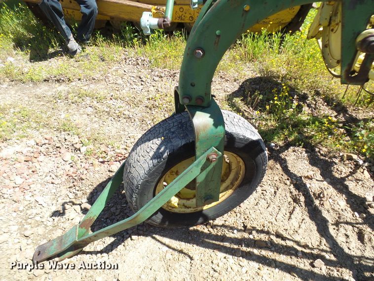 image for item DM3012 John Deere 660  hay rake