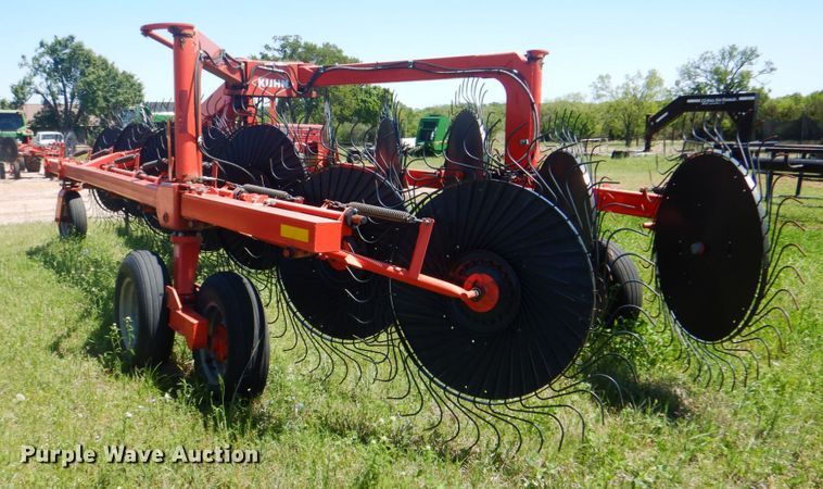 image for item DM3787 Kuhn Speed Rake SR600 hay rake