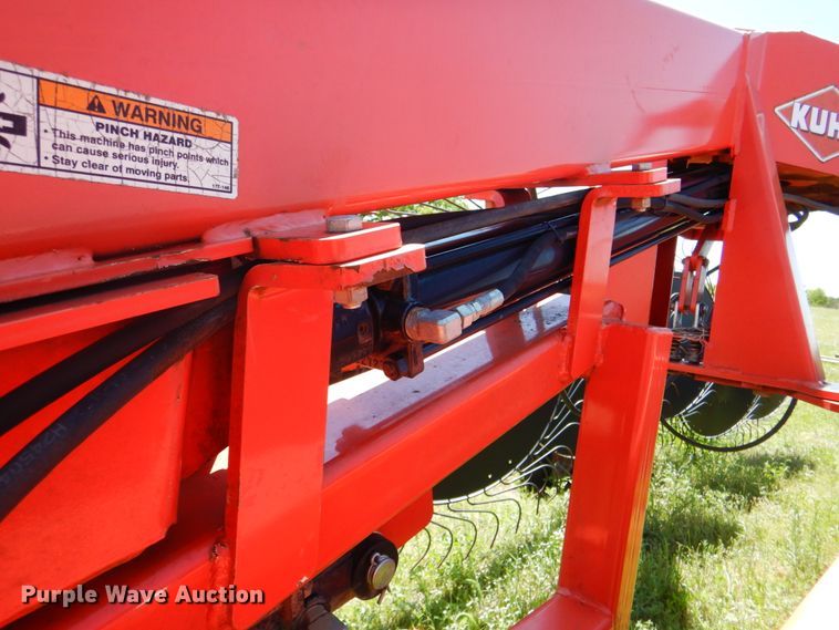 image for item DM3787 Kuhn Speed Rake SR600 hay rake