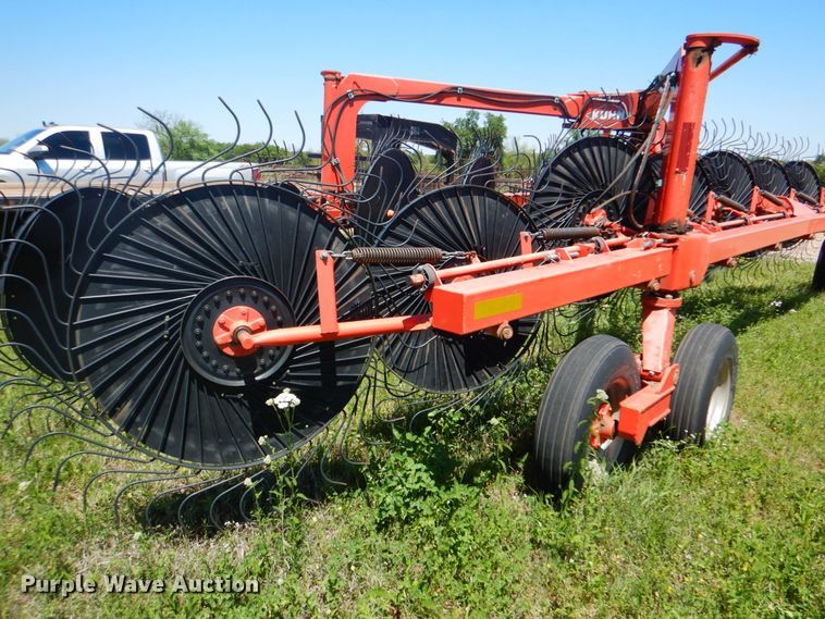 image for item DM3787 Kuhn Speed Rake SR600 hay rake