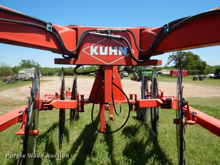 image for item DM3787 Kuhn Speed Rake SR600 hay rake