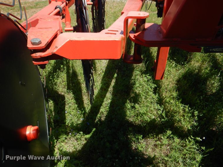 image for item DM3787 Kuhn Speed Rake SR600 hay rake