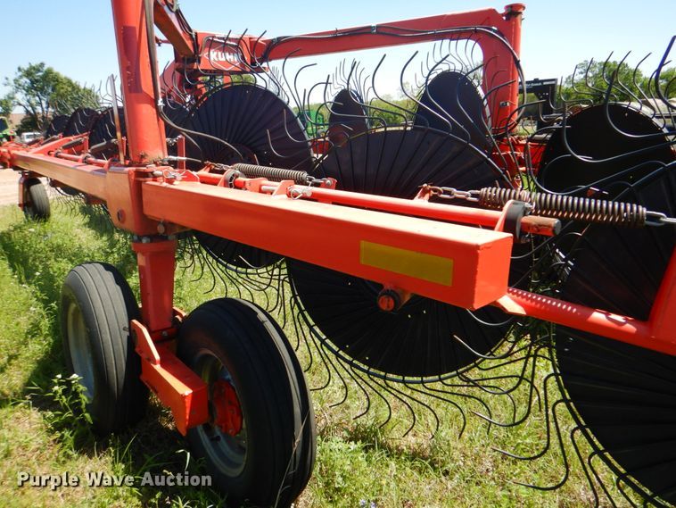 image for item DM3787 Kuhn Speed Rake SR600 hay rake