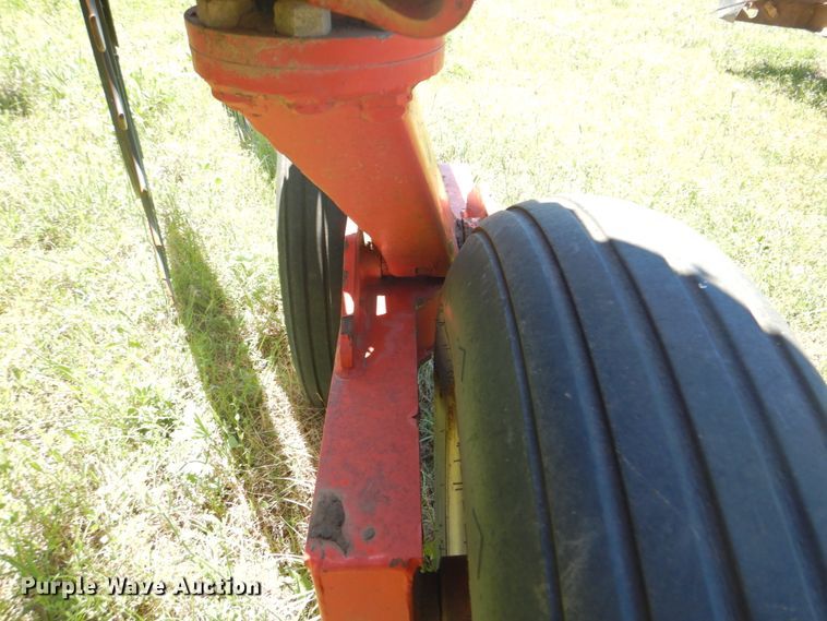image for item DM3787 Kuhn Speed Rake SR600 hay rake