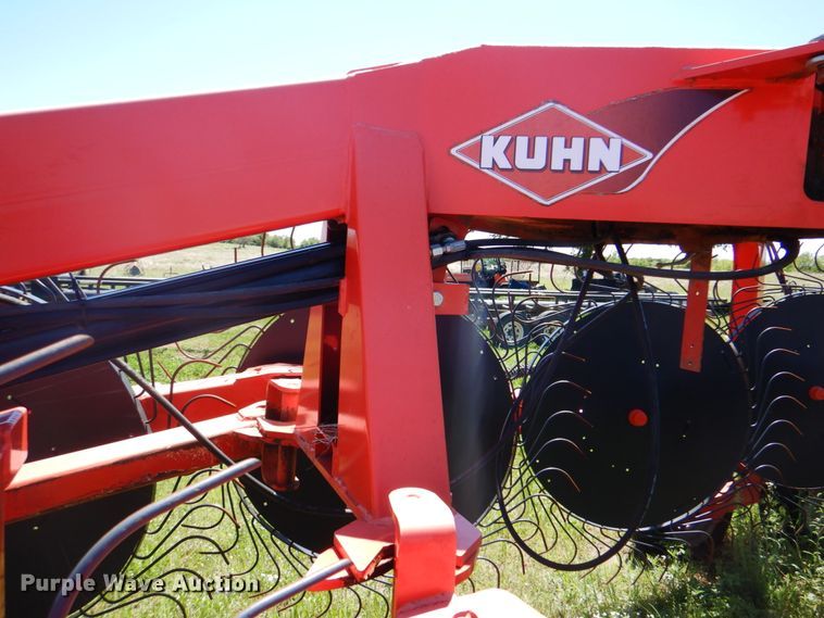 image for item DM3787 Kuhn Speed Rake SR600 hay rake