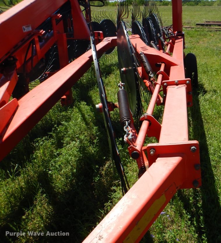 image for item DM3787 Kuhn Speed Rake SR600 hay rake