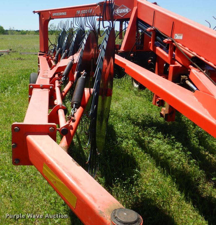 image for item DM3787 Kuhn Speed Rake SR600 hay rake