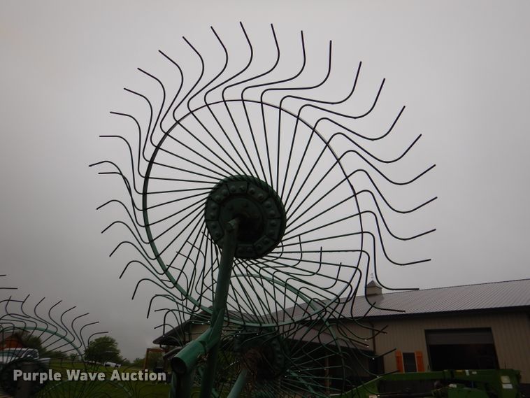 image for item DM4291 John Deere 702  hay rake