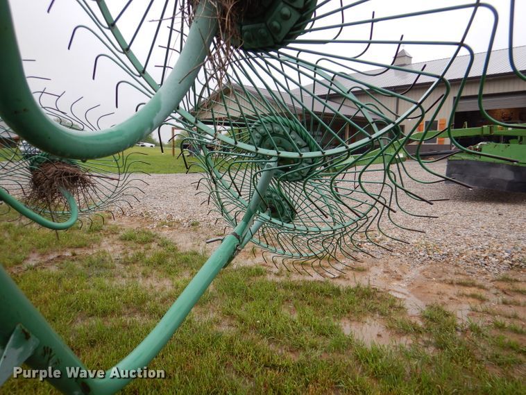 image for item DM4291 John Deere 702  hay rake