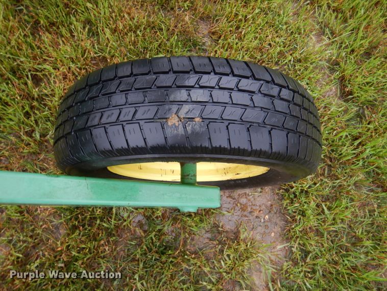 image for item DM4291 John Deere 702  hay rake