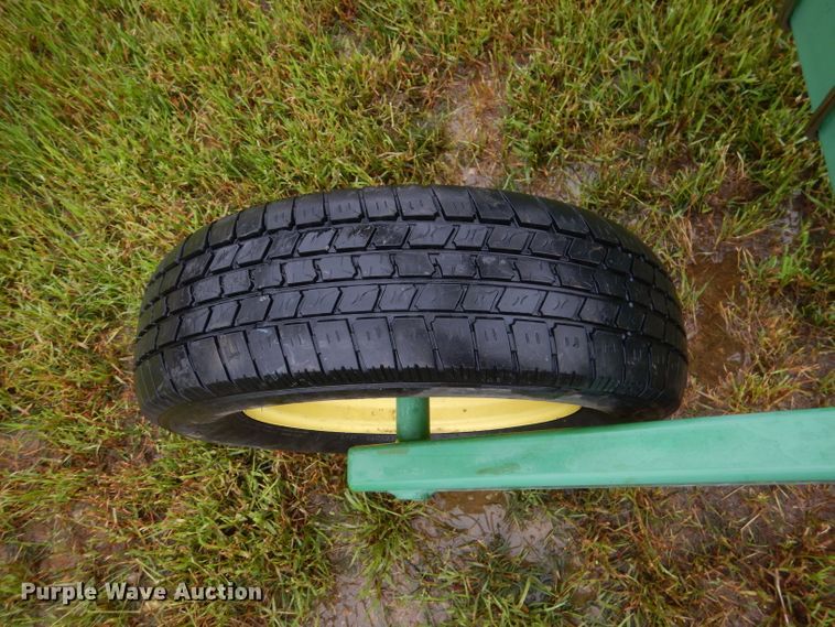 image for item DM4291 John Deere 702  hay rake