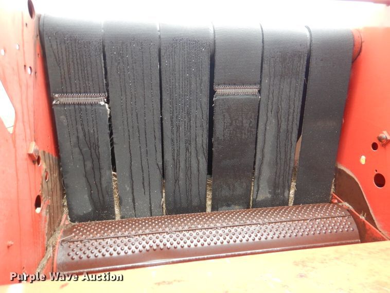 image for item DM4294 1994 New Holland 640  round baler