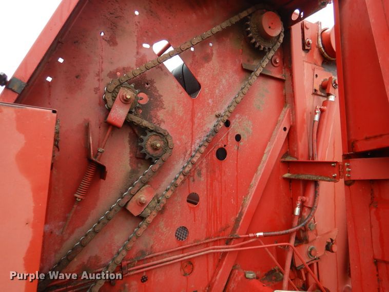 image for item DM4294 1994 New Holland 640  round baler