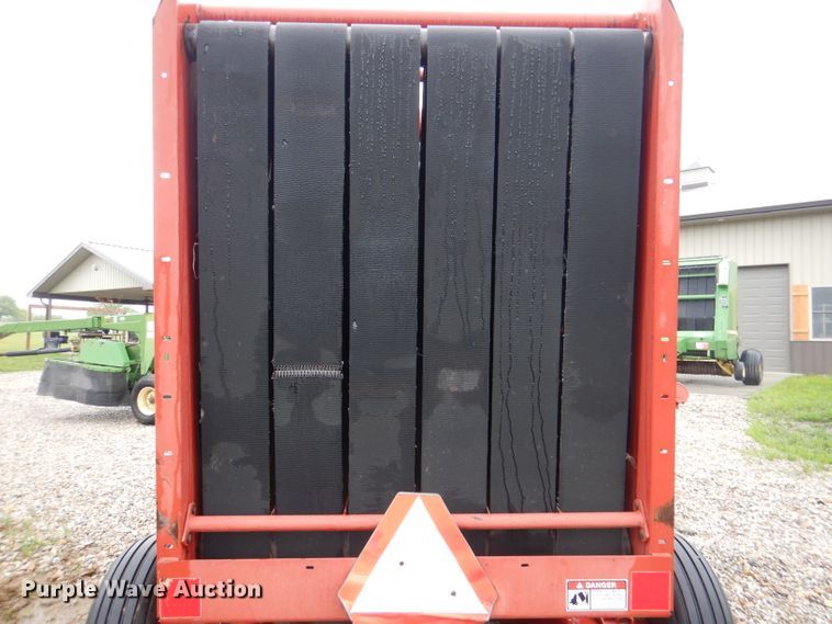 image for item DM4294 1994 New Holland 640  round baler