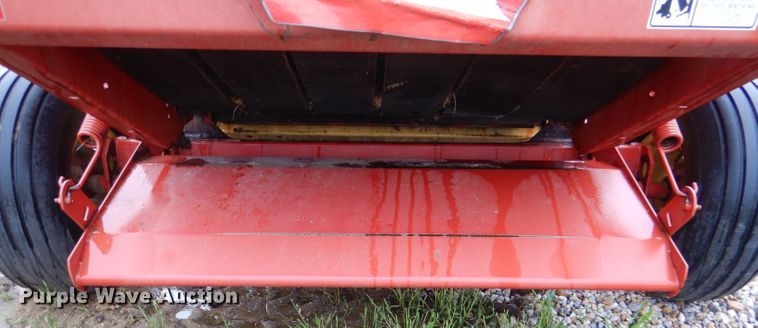 image for item DM4294 1994 New Holland 640  round baler