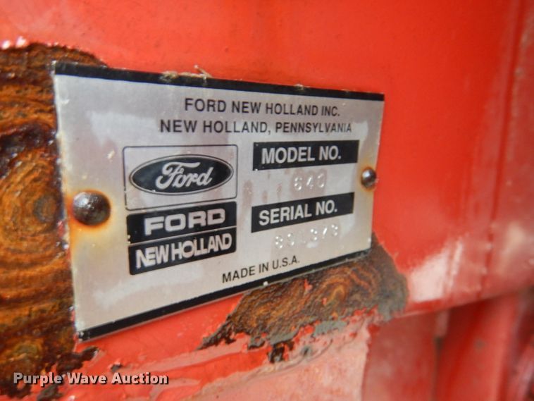 image for item DM4294 1994 New Holland 640  round baler