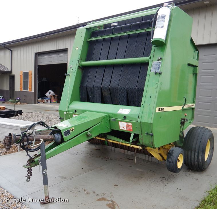 image for item DM4295 1985 John Deere 530  round baler