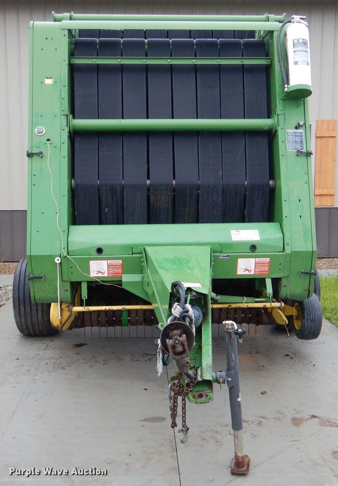 image for item DM4295 1985 John Deere 530  round baler