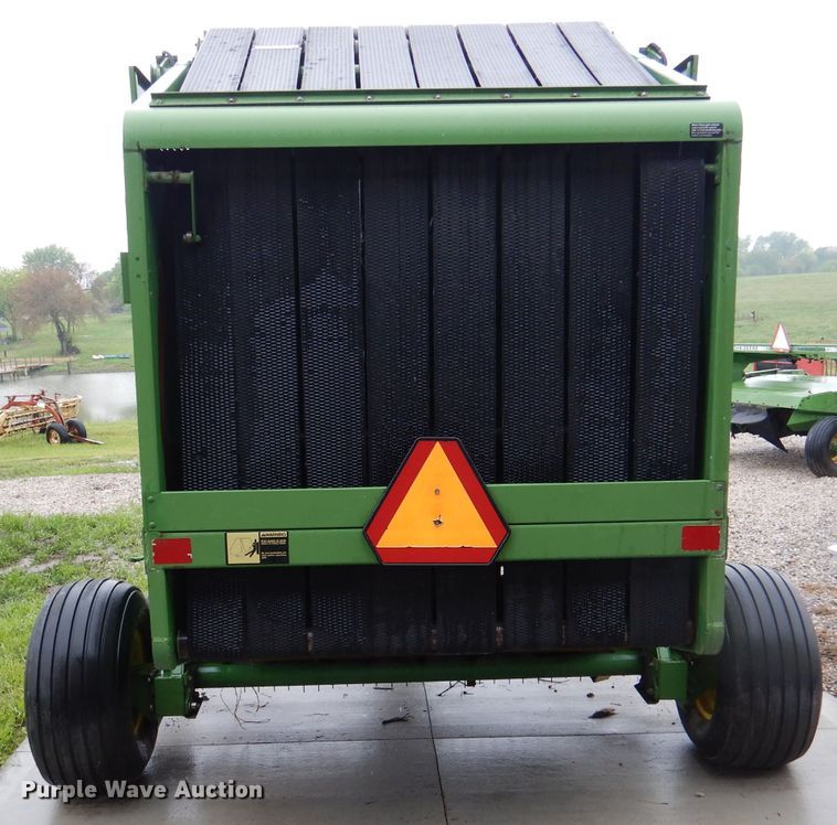 image for item DM4295 1985 John Deere 530  round baler
