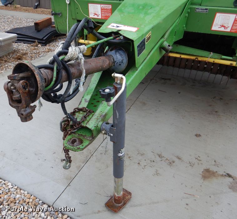 image for item DM4295 1985 John Deere 530  round baler