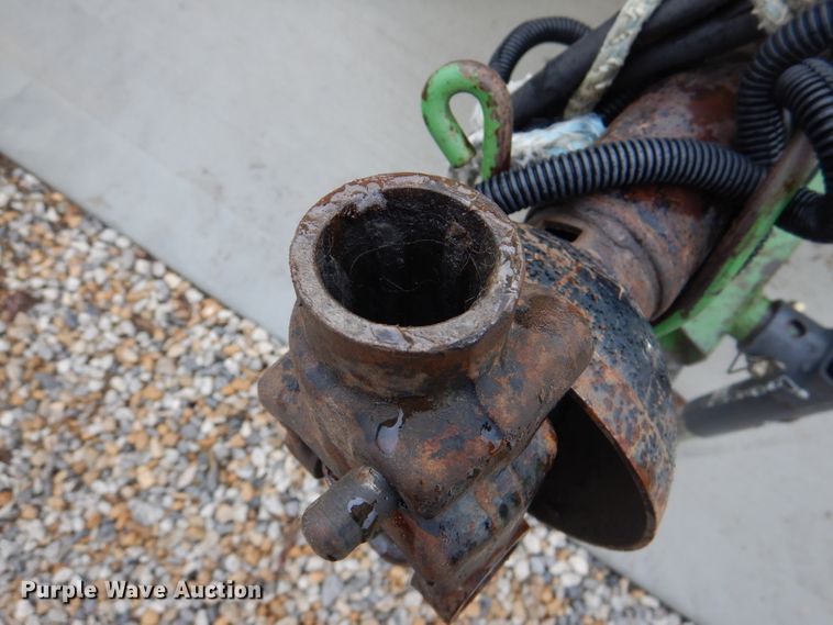 image for item DM4295 1985 John Deere 530  round baler