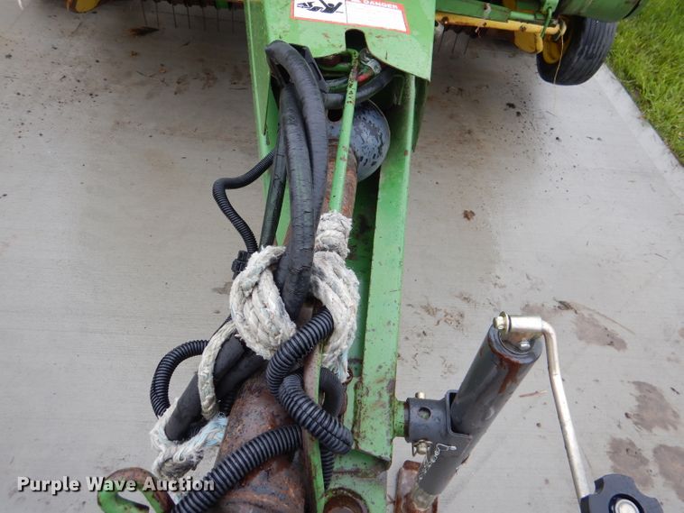 image for item DM4295 1985 John Deere 530  round baler