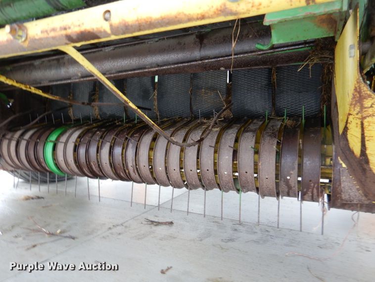 image for item DM4295 1985 John Deere 530  round baler