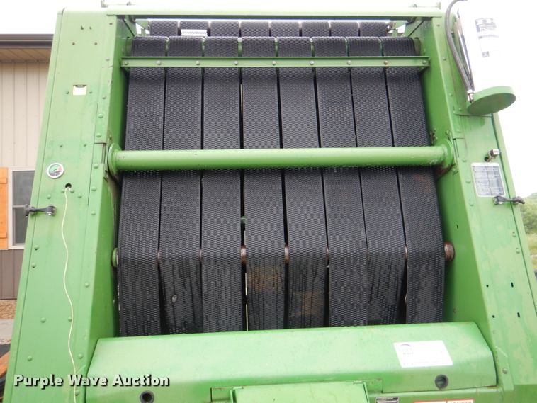 image for item DM4295 1985 John Deere 530  round baler