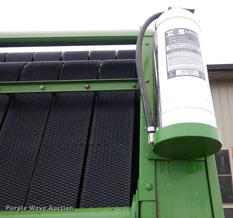 image for item DM4295 1985 John Deere 530  round baler