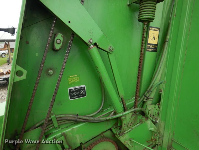 image for item DM4295 1985 John Deere 530  round baler