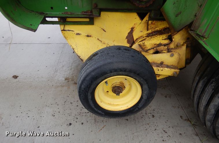 image for item DM4295 1985 John Deere 530  round baler