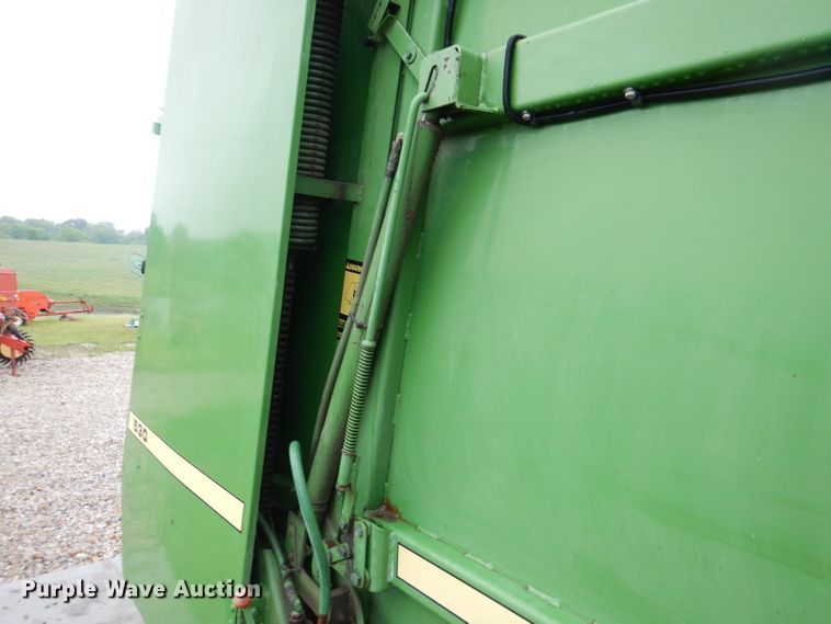 image for item DM4295 1985 John Deere 530  round baler
