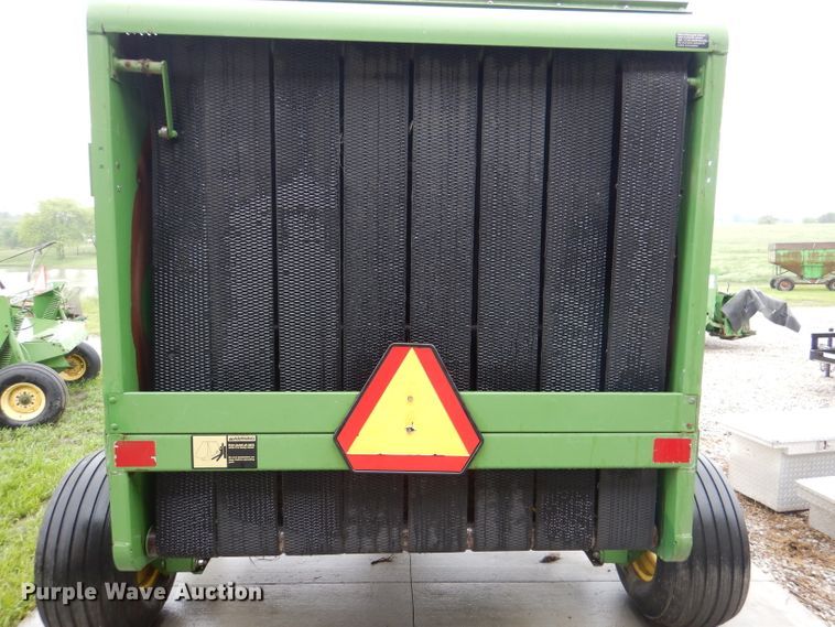 image for item DM4295 1985 John Deere 530  round baler